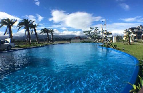 Sanxing Haus | 宜蘭包棟民宿 水明漾私人villa 歡唱l電動麻將l全套西式廚房l腳踏車l專業吧台l泳池l烤肉BBQ