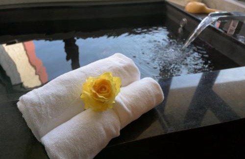 Toucheng Wohnung | 宜蘭頭城A Happy Birthday 私人溫泉 海景 蘭陽夜景大陽台無邊際泳池