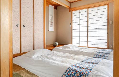 Omihachiman Villa | 宿の夜夜 広々一棟貸し駐車場2台 浴室2箇所 大家族グループ旅行に最適 静かな環境