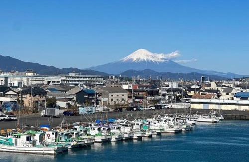 Suruga Ward Haus | 富士山も見える静かな港町用宗のオーシャンビューゲストハウスRomey