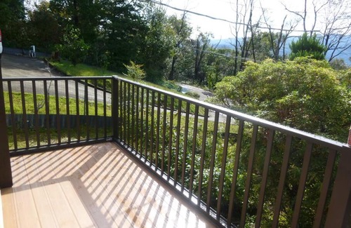 Izu Villa | ■屋根付BBQテラスのある貸別荘■1棟貸しなので安全安心■3台分の無料駐車場完備です