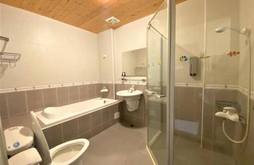 Gaoshu Bed & Breakfast | 屏東幸福莊園庭園民宿