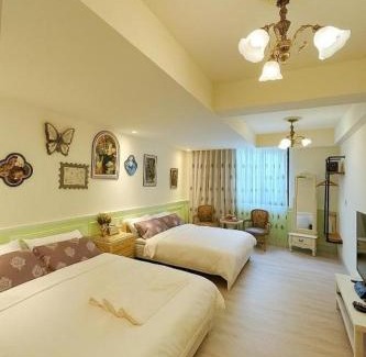 West Central District Haus | 巴洛克文旅 #海安藝術街#國華街小吃住宿#花園夜市民宿推薦