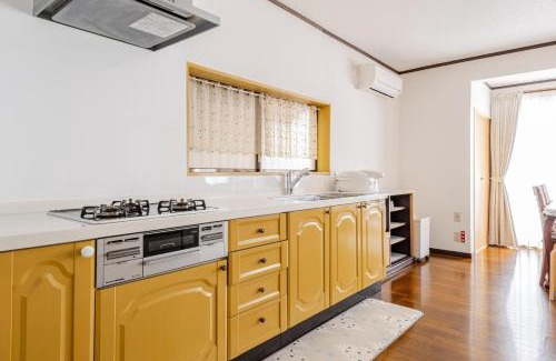 Minami Ward Haus | 広々な150平米無料駐車場一台