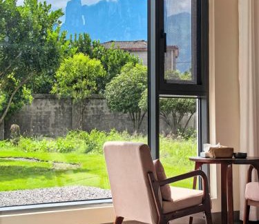 Yongding Haus | 张家界溪畔民宿-Zhangjiajie The Brookside Hotel