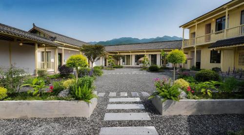 Yongding Haus | 张家界溪畔民宿-Zhangjiajie The Brookside Hotel