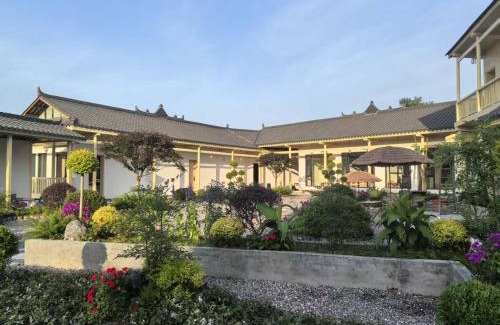 Yongding Haus | 张家界溪畔民宿-Zhangjiajie The Brookside Hotel