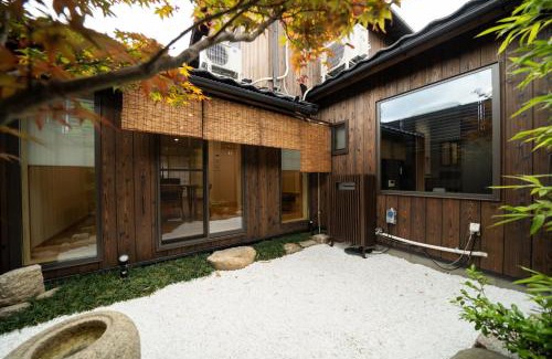 Fushimi Haus | 御屋 荷