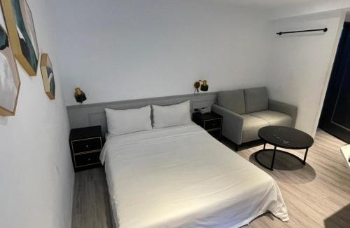 Xinyi Hotel | 微光宿 LIGHt