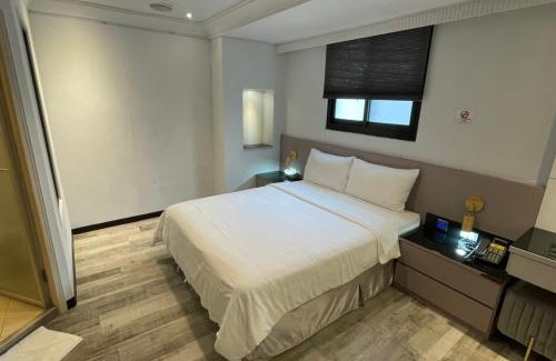 Xinyi Hotel | 微光宿 LIGHt