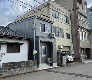 Fukui Haus | 新築 福井駅徒歩20分 民泊 eclat エクラ 松本 Ｂ号室