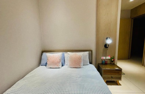 Xinzhuang Haus | 新莊區中正路高級雙人房，靠近丹鳳，回籠，輔大捷運站，新莊熱鬧地區