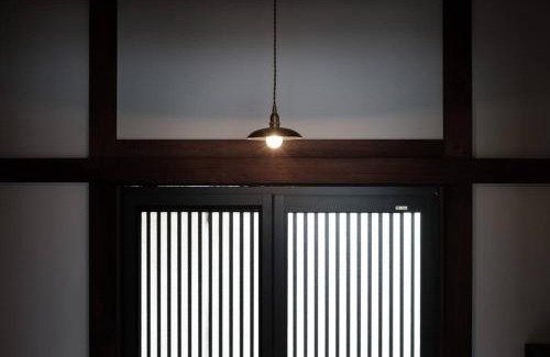 Uno Haus | 日々の宿: 宇野駅から車で5分 直島へ 最大7名様 古民家貸切 一棟貸し