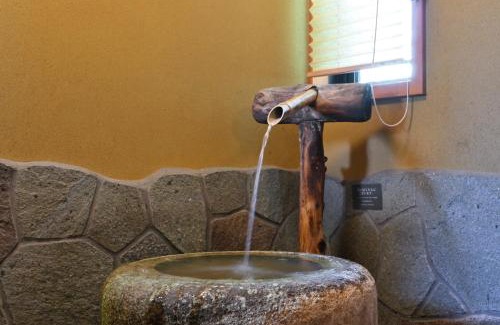 Tonosho Wohnung | 日本の伝統旅館 かんなから 1日1組限定貸切