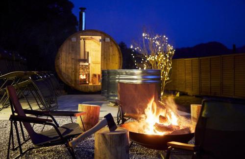 Kimitsu Haus | 星が降りそそぐVilla 都心から70分 にぎわいOK完全プライベート空間 吹抜けサウナ 最大8名 雨でもBBQ 天体観測 田園が広がるぽつんと宿