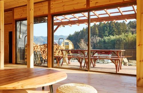 Kimitsu Haus | 星が降りそそぐVilla 都心から70分 にぎわいOK完全プライベート空間 吹抜けサウナ 最大8名 雨でもBBQ 天体観測 田園が広がるぽつんと宿