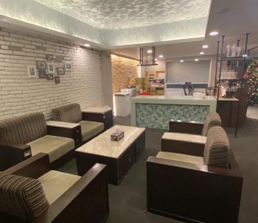 Yunlin Hotel | 曖月商旅