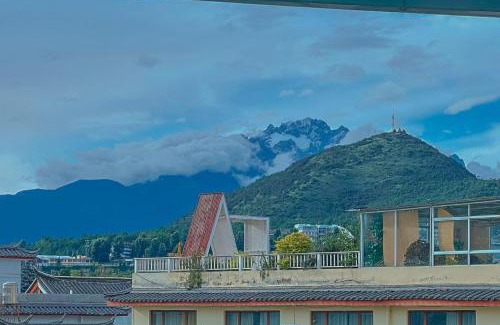 Dayan Old Town Haus | 木心居南门机场大巴店Muxin INN