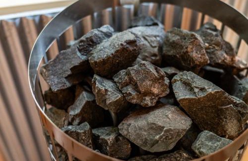 Motosu Haus | 本栖ベース~ヴィンテージトレーラーとバレルサウナ’1日1組限定’の貸切別荘~