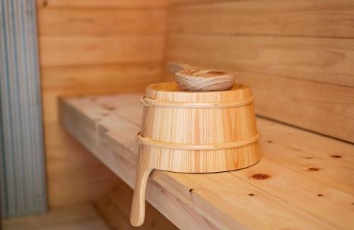 Motosu Haus | 本栖ベース~ヴィンテージトレーラーとバレルサウナ’1日1組限定’の貸切別荘~