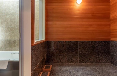 Nishi Haus | 札幌西野夢幻夜景附庭院 Sapporo Night View House