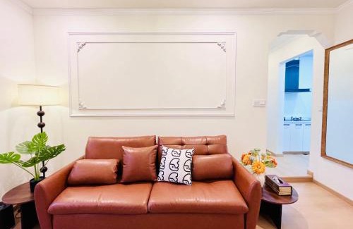 Shanghai Wohnung | 梧舍壹号 外滩百年公寓B&B -Riverside Grace Suites on the bund and metro station