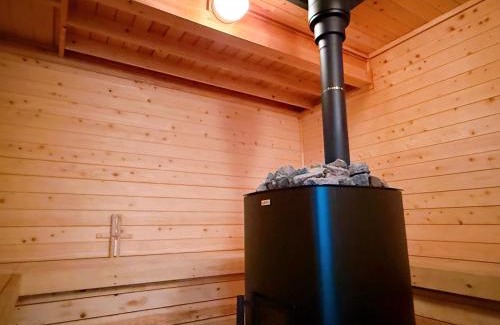 Tsuru Haus | 森のぽつんとリゾート貸切Villa 最大10名 都心から90分 10人inプライベートサウナ 雨でもBBQ にぎわいOK 完全プライベート空間