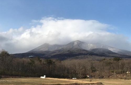 Nasu Haus | 森の中に佇むバンガロー 広大な屋根付きデッキでbbq 卓球 ハンモック