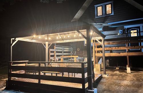 Nasu Haus | 森の中の大型ログハウス最大16名可ペット同伴OkコテージLog