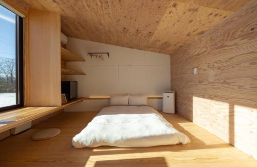 Nasu Wohnung | 森deワーケなすっぽ 木の温もりとホテルライクな佇まい 森のバレルサウナ