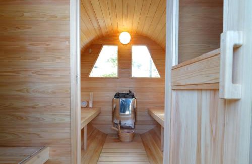 Nasu Wohnung | 森deワーケなすっぽ 木の温もりとホテルライクな佇まい 森のバレルサウナ