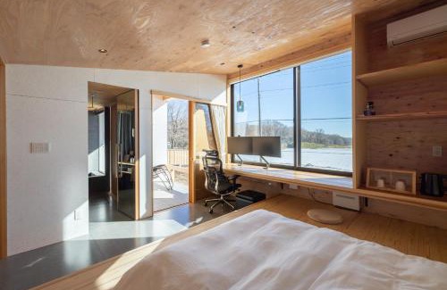 Nasu Hotel | 森deワーケなすっぽ 木の温もりとホテルライクな佇まい 森のバレルサウナ