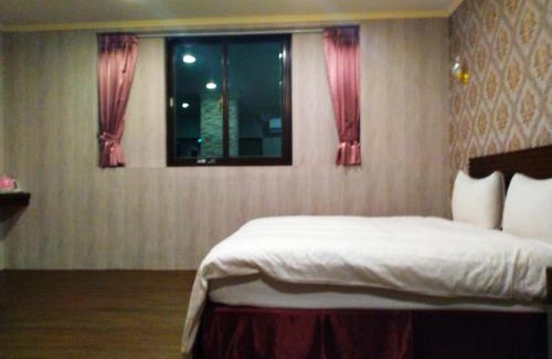 Toufen Hotel | 欣悅商務旅店