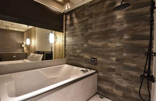 Fengshan District Hotel | 歐閣精品汽車旅館-簡愛館