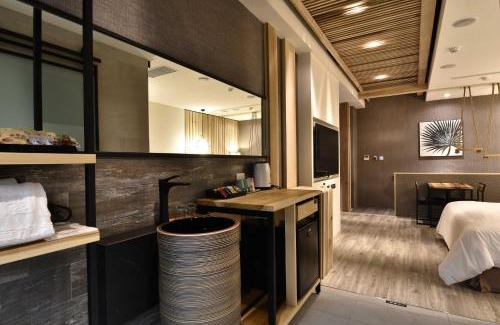 Fengshan District Hotel | 歐閣精品汽車旅館-簡愛館