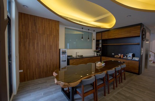 Zhuangwei Bed & Breakfast | 河沿悅舍ZW朋友同學聚會推薦l獎勵旅遊宜蘭包棟l家庭親子民宿l烤肉麻將浴缸戲水池