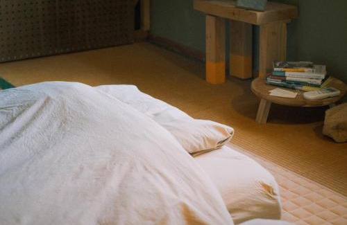 Mima Haus | 泊まれる本屋 まるとしかく