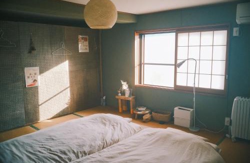 Mima Haus | 泊まれる本屋 まるとしかく