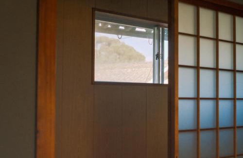 Mima Haus | 泊まれる本屋 まるとしかく