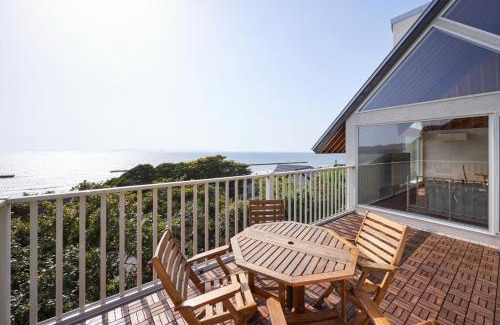 Futtsu Haus | 波の音テラス富津ー海眺望グッドデザイン受賞別荘を最大8名1棟貸切