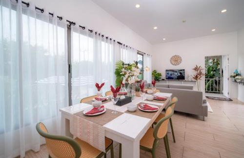 Koh Kaew Villa | 泰国普吉岛Yona海边四卧室3号