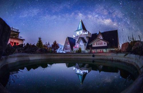 Ren'ai Bed & Breakfast | 清境藝家原德堡 Arts castle