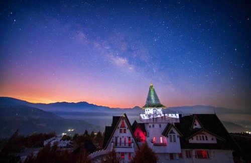 Ren'ai Bed & Breakfast | 清境藝家原德堡 Arts castle