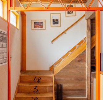 Iwaki Wohnung | 温泉徒歩30秒 一棟貸切で最大15名まで 広々キッチンで自炊可