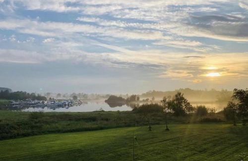 Belturbet Haus | 湖景度假屋Lakeview Vacation Home