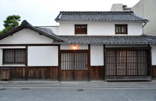 Kurashiki Haus | 滔々 御崎 町家の宿 toutou Onzaki Machiya no Yado