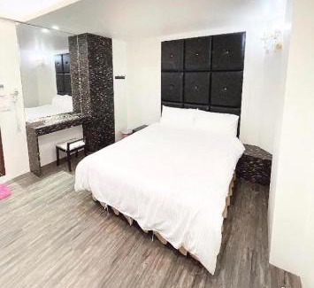 Dongshan Haus | 漫步河畔