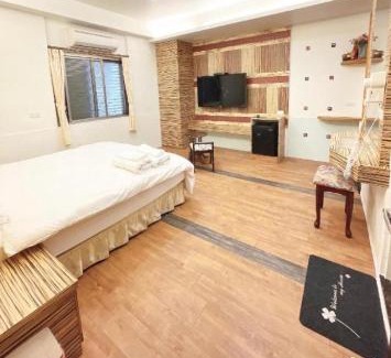 Dongshan Haus | 漫步河畔