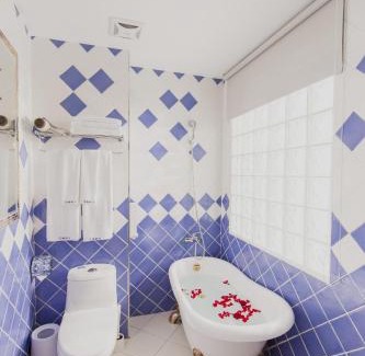 Zuoying District Haus | 瑞豐夜市 Welcome The Sun Enjoy The Moon