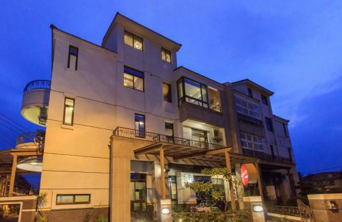 Luodong Haus | 田田圈 Villa 麻將包棟 單間承租 羅東夜市 清溝夜市